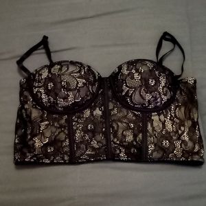 Zip up Lace bustier.